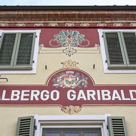 Albergo Ristorante Garibaldi Cisterna dʼAsti Buitenkant foto