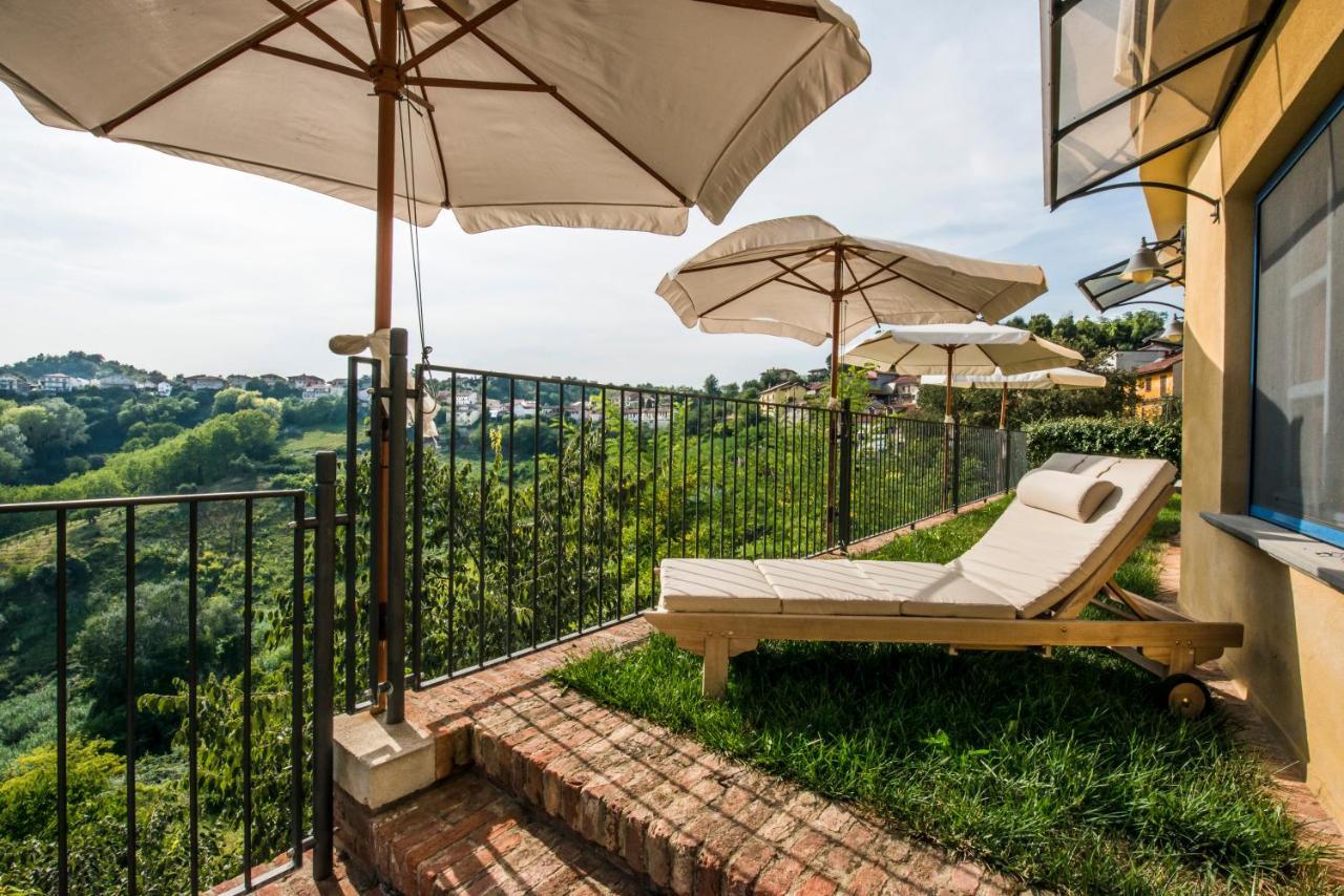 Albergo Ristorante Garibaldi Cisterna dʼAsti Buitenkant foto