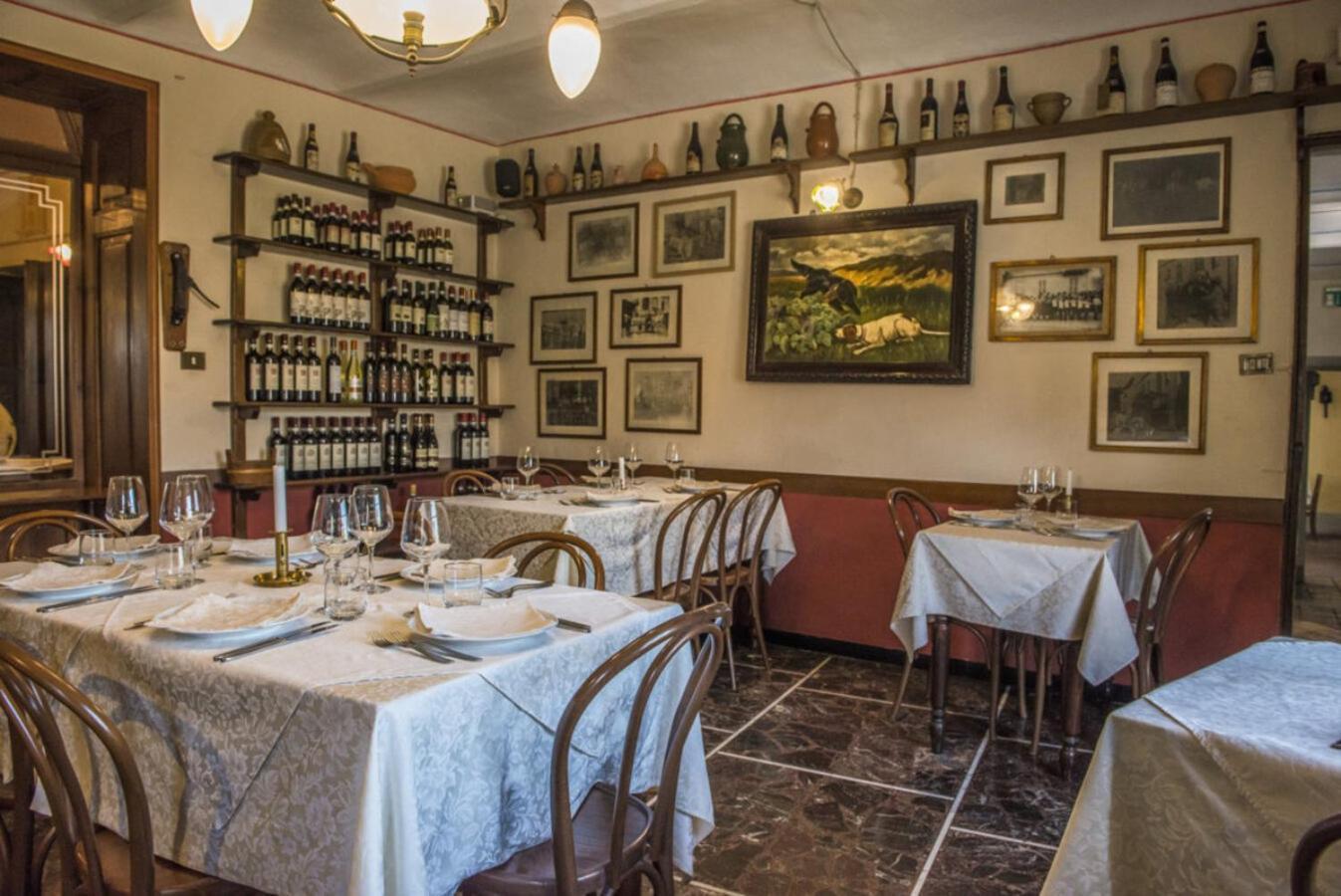 Albergo Ristorante Garibaldi Cisterna dʼAsti Buitenkant foto