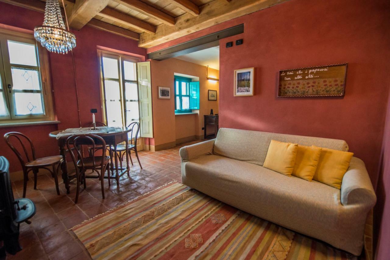 Albergo Ristorante Garibaldi Cisterna dʼAsti Buitenkant foto