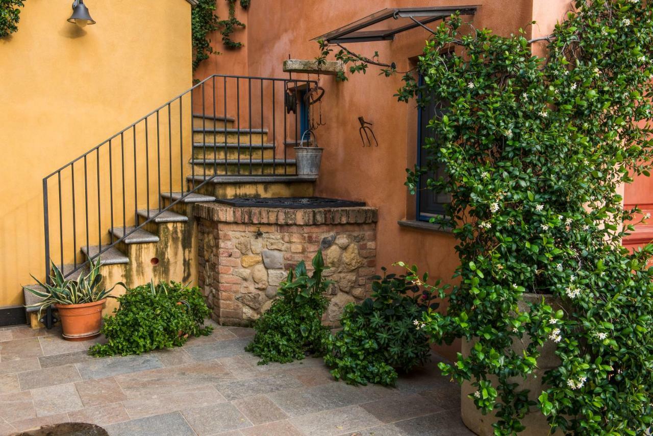 Albergo Ristorante Garibaldi Cisterna dʼAsti Buitenkant foto