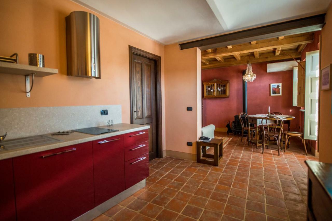 Albergo Ristorante Garibaldi Cisterna dʼAsti Buitenkant foto