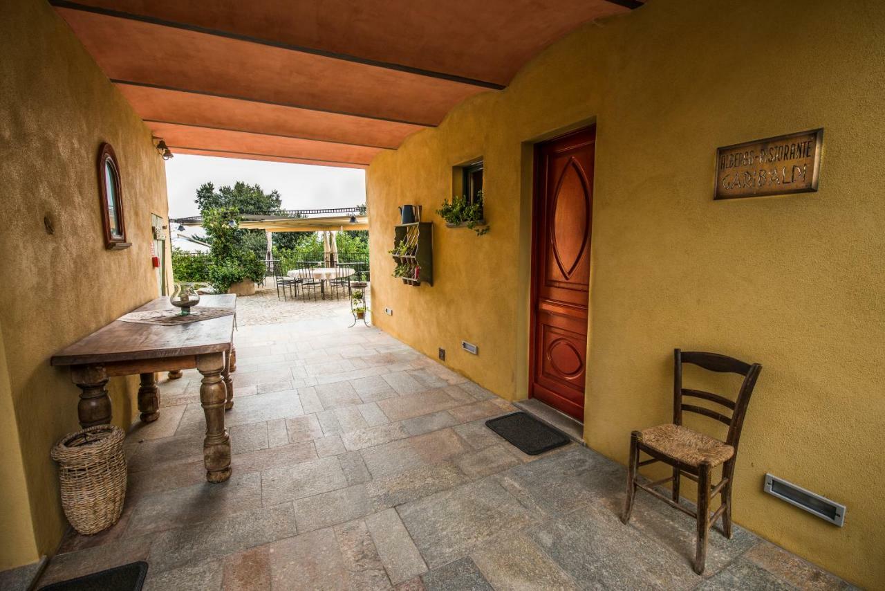 Albergo Ristorante Garibaldi Cisterna dʼAsti Buitenkant foto