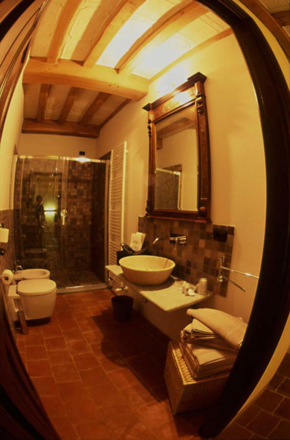 Albergo Ristorante Garibaldi Cisterna dʼAsti Buitenkant foto