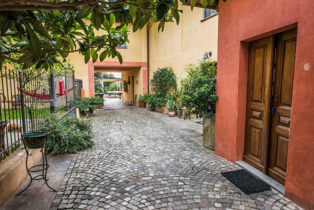Albergo Ristorante Garibaldi Cisterna dʼAsti Buitenkant foto